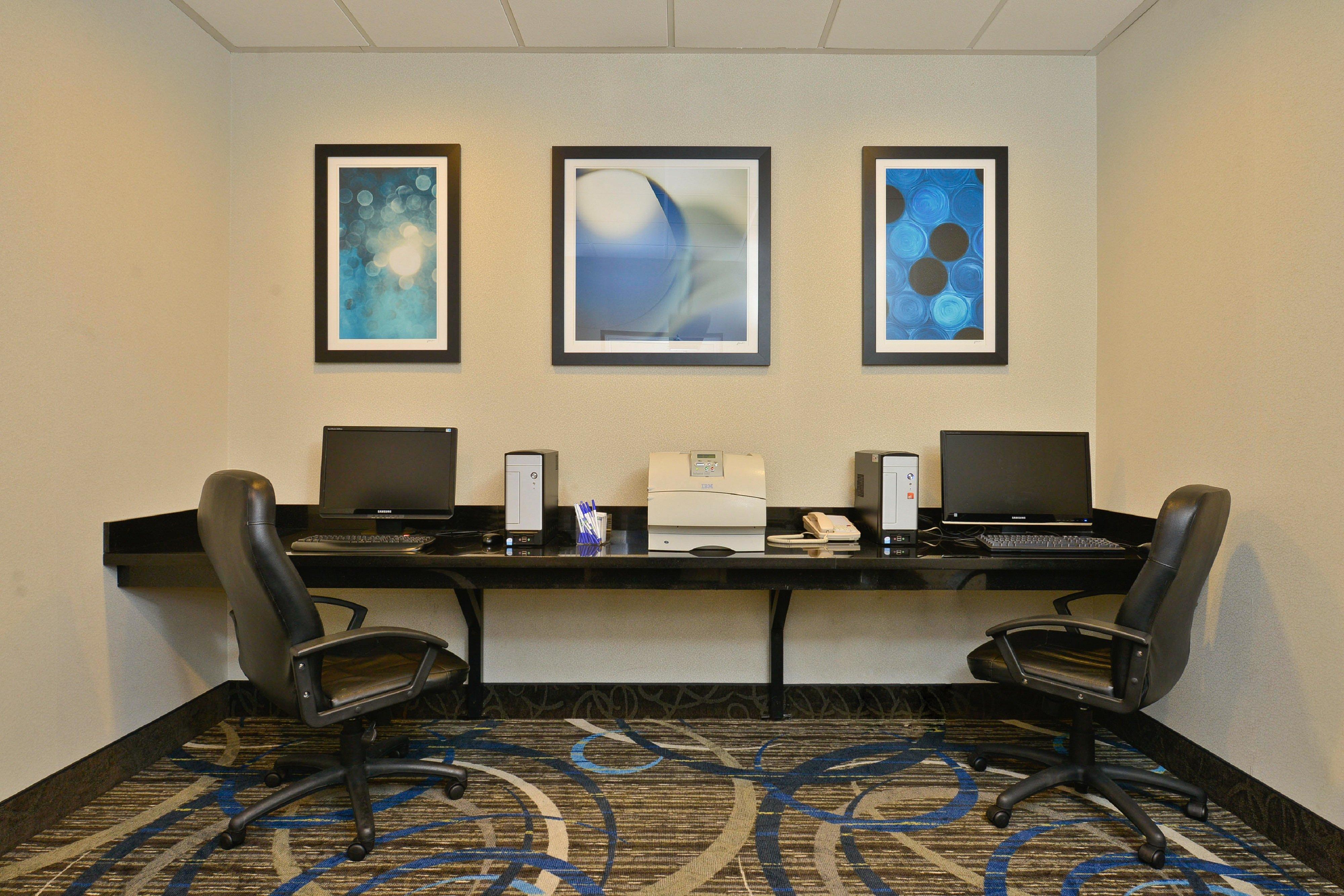 Holiday Inn Express & Suites Tacoma South - Lakewood By Ihg Exterior foto