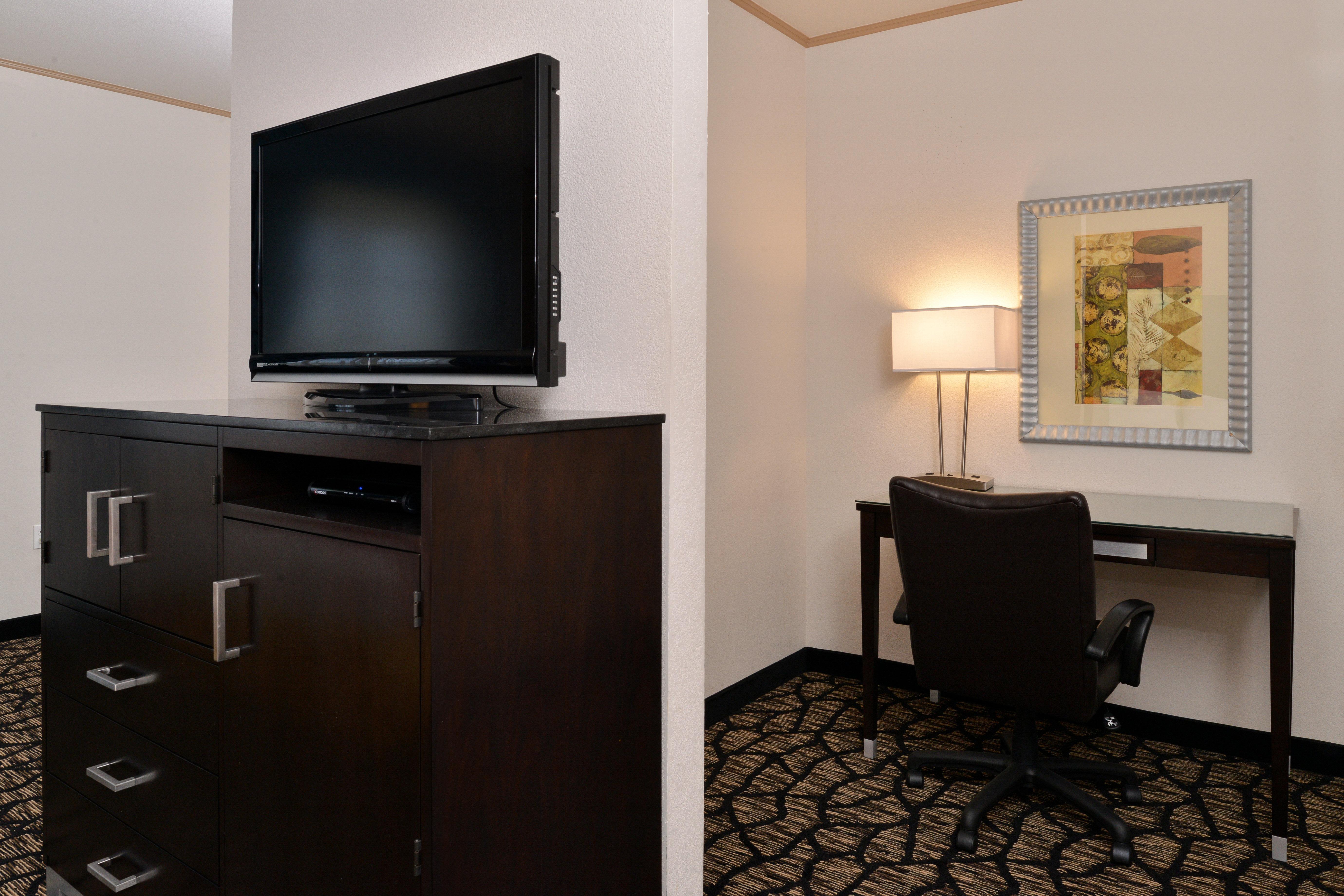 Holiday Inn Express & Suites Tacoma South - Lakewood By Ihg Exterior foto