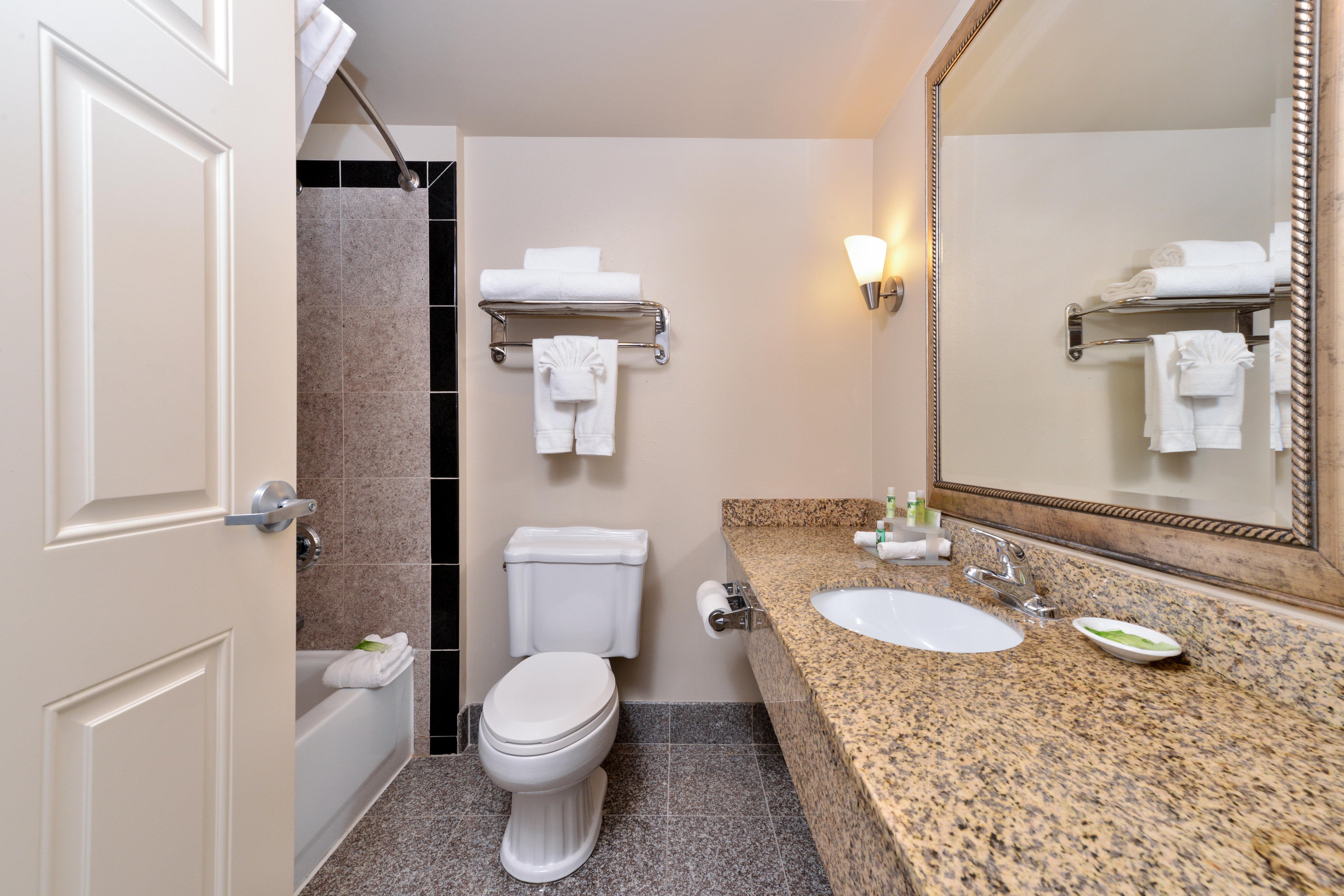 Holiday Inn Express & Suites Tacoma South - Lakewood By Ihg Exterior foto