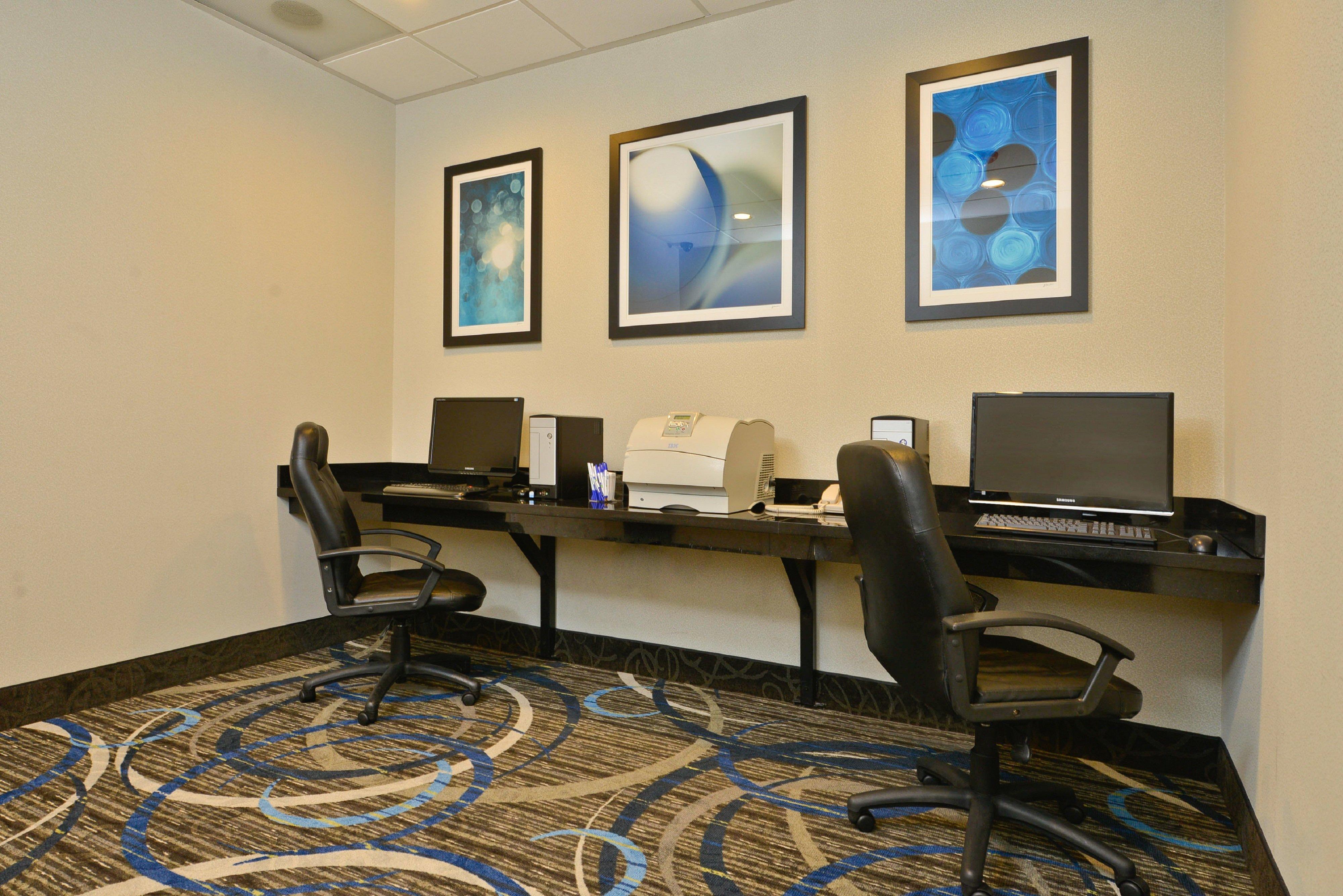 Holiday Inn Express & Suites Tacoma South - Lakewood By Ihg Exterior foto
